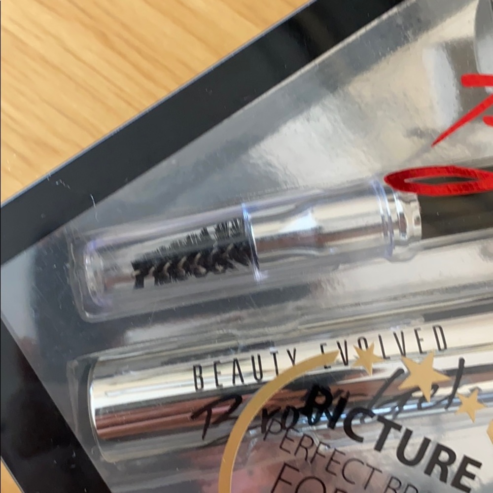 Beauty evolved brows kit - Picture 3 of 9